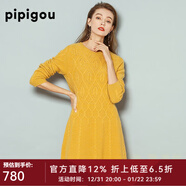 皮皮狗 秋冬新品系列  圓領(lǐng)變化絞花羊絨連衣裙收腰傘擺混色紗針織裙子 231復古黃 L 105