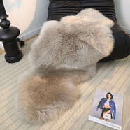 語(yǔ)森憶不規則地毯臥室床邊毯加厚長(cháng)毛高級感整張羊皮羊毛毯 蘑菇色（澳洲羊毛） 2P（220x70cm兩頭圓）
