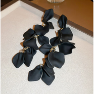 歐陽(yáng)先生歐美玫瑰花瓣長(cháng)款流蘇耳墜時(shí)尚i街拍氣質(zhì)優(yōu)雅耳環(huán)女 黑色玫瑰花耳環(huán)