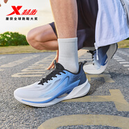 特步氫風(fēng)9男子跑鞋運動(dòng)鞋新品輕便減震防滑網(wǎng)面透氣跑步鞋男鞋子