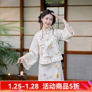 清水溪漢初宋韻花鳥(niǎo) 清水溪漢初原創(chuàng  )設計國風(fēng)旗袍女新中式重工刺繡改良馬甲 米杏色旗袍 預售 M