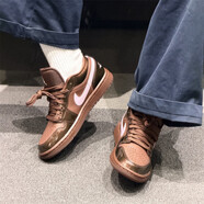 耐克（NIKE）休閑鞋女鞋 2026春季新款Air Jordan AJ1復古運動(dòng)鞋輕便低幫板鞋 IQ9787-262/巧克力色/泡沫粉 37.5