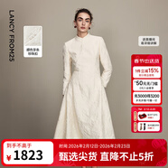 朗姿【蘭亭敘】立領(lǐng)提花新中式設計感珍珠扣連衣裙2026年春季新款 米白色 L