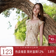 三彩2025夏季新款荷葉邊連衣裙法式收腰A字裙魚(yú)尾長(cháng)裙浪漫M 卡其色花卉 M 160/84A