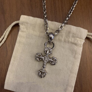 恒久葉時(shí)尚品牌火焰十字泰國銀項煉鍍S925純銀朋克吊墜男女歐美風(fēng)格嘻哈 帶鉆火焰十字架字母煉_王楚欽款