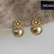 恒久葉秋冬老花后掛式咖啡珍珠耳釘輕奢感耳環(huán)兩戴款氣質(zhì)耳飾 老花咖啡珍珠_(kāi)一對_S925銀針