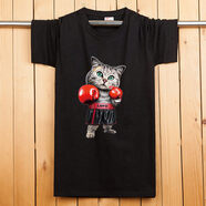 以純（YISHion）夏季加肥加大碼男裝純棉圓領(lǐng)短袖T恤胖子特大號印花t恤衫寬松半袖 黑色拳擊貓 L 建議120--135斤