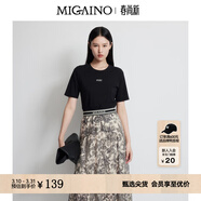 曼婭奴（MIGAINO）女裝2025年春季新款圓領(lǐng)正肩修身顯瘦百搭印花T恤 經(jīng)典黑 M