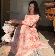 米可杉港風(fēng)復古洋氣約會(huì )英倫風(fēng)減齡少女V領(lǐng)碎花連衣裙收腰大擺度假長(cháng)裙 粉紅色 M