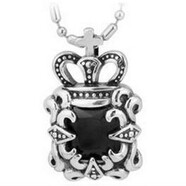 龍騎士 龍騎士 皇冠項鏈十字鑲鉆復古潮歐美時(shí)尚鈦鋼帶鉆飾品個(gè)性吊墜 冷酷黑鉆吊墜配鋼鏈