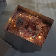 瑾匠 大號粉色蝴蝶結(jié)禮物盒禮品盒節(jié)伴手禮盒七夕化妝品衣服包裝盒 禮盒禮袋(粉)+拉菲草+卡片+燈 禮盒外尺寸(34*26*11.5cm)
