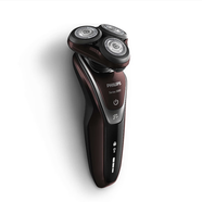 飛利浦（PHILIPS）多功能電動(dòng)剃須刀S5560/33全身水洗干濕兩用