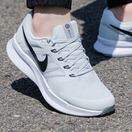 耐克（NIKE）男鞋2025新款夏季RUN SWIFT 3公路跑步鞋透氣緩震運動鞋休閑鞋 DR2695-005塵光子色黑白狼灰 44.5