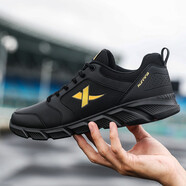 特步（XTEP）皮面小黑鞋男鞋跑步鞋冬男士旅游輕便休閑運動(dòng)鞋黑防水皮面慢跑鞋 5039黑金 19 39