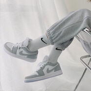 耐克（NIKE）【潮】Air Jordan aj1板鞋男女情侶新款低幫休閑運(yùn)動(dòng)籃球鞋休閑鞋 DC0774-105 煙灰白 男女同款 39