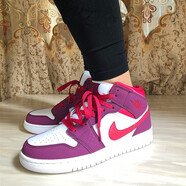 耐克（NIKE）女鞋新款 Air Jordan 1  AJ1 喬1運動休閑鞋籃球鞋板鞋 555112-661 白色粉情人節(jié)限定 36