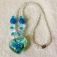飛鵝 琉璃花朵項鏈 復古民族風(fēng)吊墜 多彩水晶串珠短款鎖骨項鏈毛衣鏈 心型琉璃項鏈-天藍