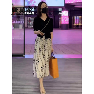 唐菓蜜新款連衣裙女2025夏季女裝韓版時(shí)尚氣質(zhì)百搭顯瘦復(fù)古港風(fēng)裙子夏天 黑色上衣 M