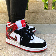 耐克（NIKE）女鞋新款 Air Jordan 1  AJ1 喬1運(yùn)動(dòng)休閑鞋籃球鞋板鞋 554725-607 小黑腳趾 圣誕配色 36