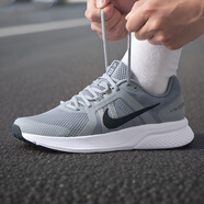 耐克（NIKE）男鞋跑步鞋2025新款夏季REVOLUTION 8運動(dòng)鞋網(wǎng)面透氣學(xué)生休閑鞋子 CU3517-014灰色黑色RUN SWIFT 2 43