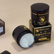 日本代購日本馬油面霜馬油膏潤膚霜外用全身 北海道馬油冬蟲夏草Q10面霜