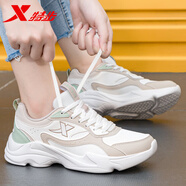 特步女鞋皮面秋季新款運(yùn)動(dòng)鞋防水休閑老爹鞋軟底跑步鞋女 白灰-0025 39