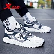 特步（XTEP）男鞋運動鞋減震皮網(wǎng)面跑步鞋春夏季透氣旅游鞋防水男士休閑鞋子男 米灰(革面) 39