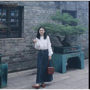 瑪嬌媚（Majiaomei）連衣裙女裝套裝2024年春秋新款休閑簡(jiǎn)約上衣搭配中長(zhǎng)款牛仔裙子女 上衣+牛仔裙 M