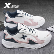 特步（XTEP）運動鞋女厚底復古防滑皮面老爹鞋耐磨回彈休閑跑步鞋透氣女鞋 白灰粉紅 37