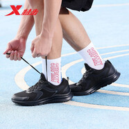 特步跑步鞋男夏季跑鞋透氣網(wǎng)面學(xué)生鞋輕便運動戶外防滑休閑運動鞋 黑色-110 40