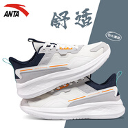 安踏（ANTA）男鞋運動鞋子男2025春秋季新款網(wǎng)面軟底跑步鞋男休閑鞋透氣跑鞋子 象牙白/墨水藍(lán) 44 /44.5