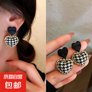 s925銀針布藝愛心輕奢時(shí)尚耳釘女2023年新款感潮流百搭耳飾品 主圖款