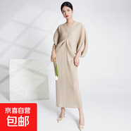 女裝新款三宅裙子夏季氣質(zhì)時(shí)尚寬松蝙蝠袖v領(lǐng)長(cháng)款褶皺連衣裙 淺杏色 均碼