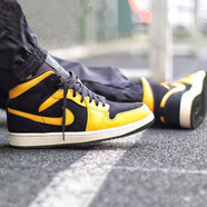 耐克（NIKE）新款男女鞋 Air Jordan 1 AJ1運(yùn)動(dòng)休閑鞋籃球鞋板鞋 554724-554725-071 36
