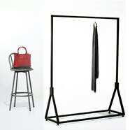 好鐵匠 簡(jiǎn)易掛衣架落地臥室客廳衣帽架衣服架子家用貨架服裝展示架置物 三角側掛架 長(cháng)1.2米 黑色