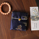 CLCEY翻蓋錦囊小布袋刺繡首飾袋包文玩手串袋手鐲手鏈袋中式飾品袋高檔 藏青[暮云火]9X10(花紋位置隨