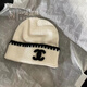 香奈兒（Chanel）女士帽子標(biāo)志logo經(jīng)典黑色雙C羊絨絨線帽白色冷帽 白色 均碼