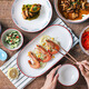 ezicok 碗盤餐具套裝早餐魚盤子牛排西餐盤飯碗泡面碗陶瓷藍(lán)色游魚餐具 旦形魚盤(12寸)