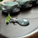 哥窯茶寵牛汝窯開片可養(yǎng)紫砂冰裂紋茶玩迷你小號水牛擺件陶瓷 哥窯牛茶寵可養(yǎng)