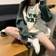 薩姆依美式復(fù)古撞色字母印花衛(wèi)衣女秋冬插肩袖圓領(lǐng)寬松套頭長袖無帽上衣 墨綠拼杏色【薄款】 M