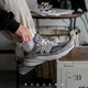NEW BALANCE NB990系列 V6 總統復古反光 休閑緩震跑鞋 M990GL6 42.5