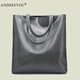 ANDSEEYOU簡(jiǎn)約復古牛皮女包真皮通勤大包軟皮手提包百搭休閑單肩包托特包 深灰色 現貨