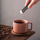 SUCCOHOMEWARE日式 簡(jiǎn)約陶瓷咖啡杯復(fù)古下午茶茶具套裝大容量掛耳式拉花拿鐵杯 五折清倉(cāng)價(jià)-粉(一杯一木碟一勺)