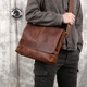 ANDSEEYOU品牌 瘋馬皮男士斜挎包 真皮單肩包 大容量A4郵差包 手工牛皮背包 復古棕