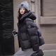 依伊純羽絨服女中長(zhǎng)款2025新款冬季時(shí)尚加厚過(guò)膝連帽保暖外套短款面包服 黑色-短 M 建議體重105-125斤