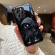 爵誠適用于蘋果16promax手機(jī)殼iPhone15pro/14玻璃殼硅膠軟邊卡通潮流時尚男生鏡頭圈保護(hù)個性散熱后殼 【卡通冷酷D款】自帶鏡頭膜 蘋果16promax