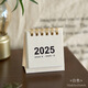 zc兒童禮物2025年創(chuàng)意簡(jiǎn)約ins迷你小臺(tái)歷小清新學(xué)生便攜日歷農(nóng)歷桌面裝飾擺件 皓月白（2025.1-2025.12）