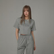 CHUU寬松短袖T恤女2025秋夏新品個性貼布繡露臍基礎(chǔ)學(xué)院運動上衣 淺花灰 均碼