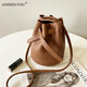 ANDSEEYOU品牌 單肩包女 設計感小水桶包頭層牛皮感斜挎小包潮單肩女士包包 棕色Brown-(牛皮)