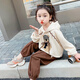 女童洋氣套裝春秋2025新款兒童衣服4-6歲小女孩卡通貼布衛(wèi)衣2件套 米白色 110